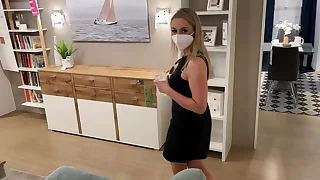 Notgeiles Teen liebt es zu pinkeln und wird erwischt