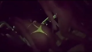 Grab&eacute; a mis 3 primas perreando en bikini