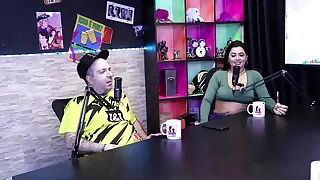 O cuckold veio pra ganhar dinheiro&comma; e a primeira vez foi hor&iacute;vel - Monica Lima Official