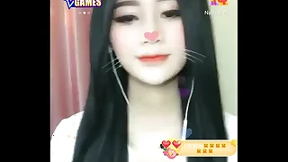 G&aacute;i Việt xinh livestream Uplive