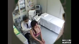 レディースクリニック検診隠し撮り No&period;1 20歳巨乳女子大生サヤカ　問診編